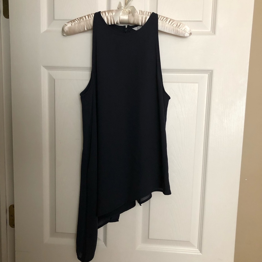 Sleeveless asymmetrical top & lined butterfly back